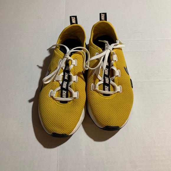 Nike Ashin Modern Run Running Shoes AJ8799-700 Yellow/Black Women's Size 7 - Picture 1 of 7